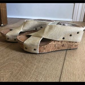 Crown Vintage Gold Wedges